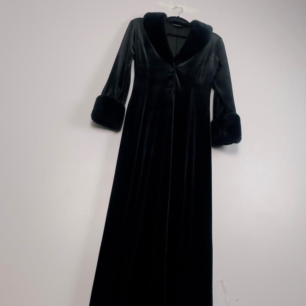 Black velvet  duster sweater with faux fur trim vintage late 80s early 90s